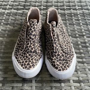 Tommy Bahama Leopard Patterned Slip-On Sneakers